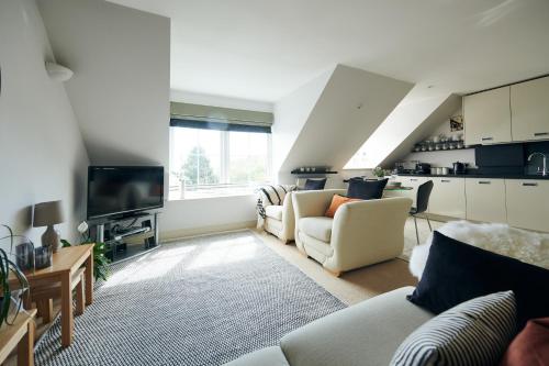 Footprints-comfortable and modern one bedroom Apartment - walking distance to the pretty harbour 2