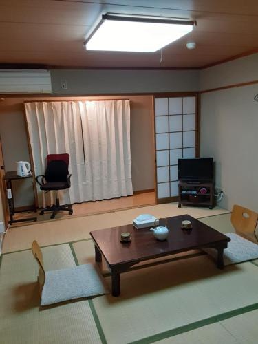 OHTO Ryokan – Kyoto, IL