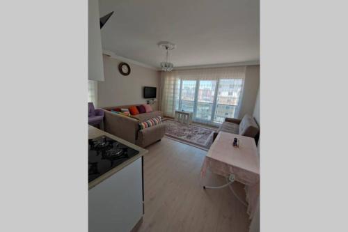 Antalya 1+1 daire full esyalı denize 5 dk larada..