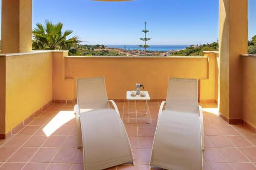 Apartment in la reserva de Marbella with parking and crazy views