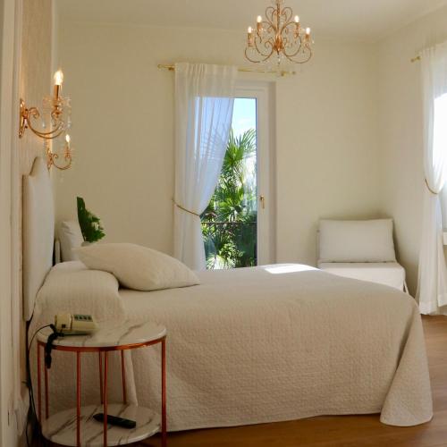 1 queen bed, 1 twin bed