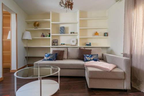 PUERTA DE TOLEDO APARTMENT 3BR 2BT (LA LATINA) - image 3