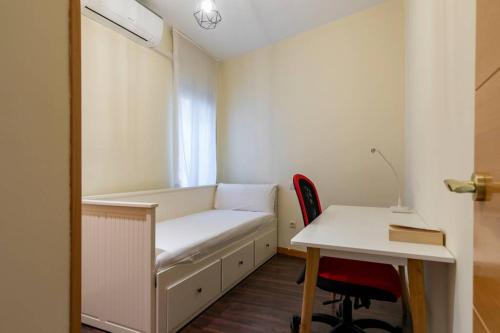 PUERTA DE TOLEDO APARTMENT 3BR 2BT (LA LATINA) - image 12