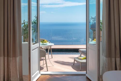 Junior Suite with Plunge Pool, Sea-View