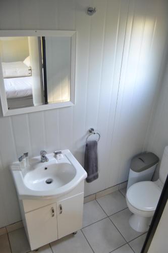 Ванная комната, SleepOver KMIA in Уайт-Ривер