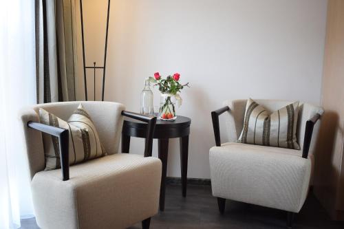 設施, 山莊酒店及餐廳 (Castell Hotel & Restaurant) in 萊斯惠勒