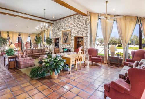 อเมริกัส เบสต์ แวลู อินน์ โคลัมบัส, TX (Americas Best Value Inn Columbus, TX) in โคลัมบัส (TX)