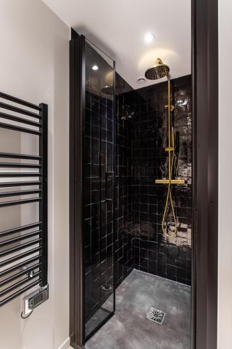 Cozy Apartment -2BR/6P- Notre-Dame Cathedral - image 5