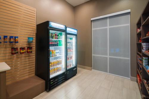 Holiday Inn Express & Suites - St Peters - image 8