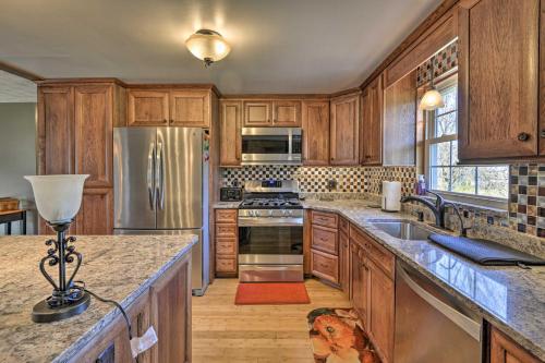 Comfy Romulus Home with Deck - Walk to Beach! - image 3