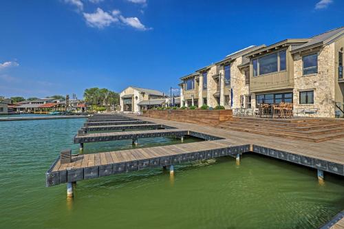 Modern Townhome with Patio, Next Door to Resort in Horseshoe Bay (TX)