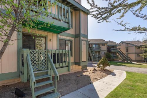 Blue Jay Retreat - Amazing condo located in the heart of Boulder Bay Pool and hot tub! - image 4