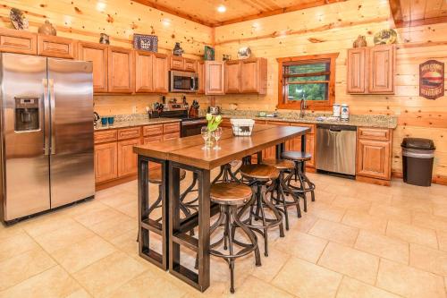 SmokyStays Indoor Pool Cabin in Sevierville, USA