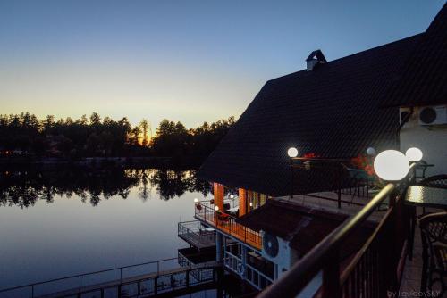 Étterem, Заміський комплекс "Пуща Лісна" (Заміськии комплекс "Пуща Лісна") in Bucha