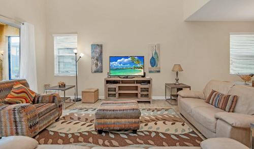 5BR Mansion - Family Resort - Private Pool and BBQ! - image 4