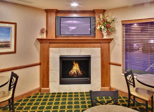 Holiday Inn Express Hotel & Suites Brookings