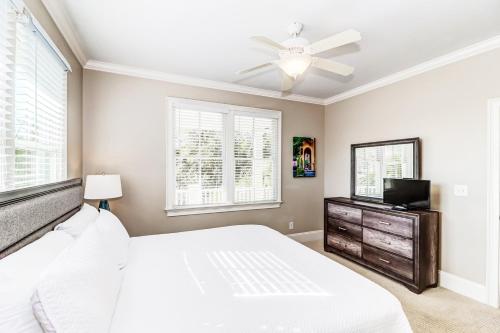 2 55th Ave - image 6