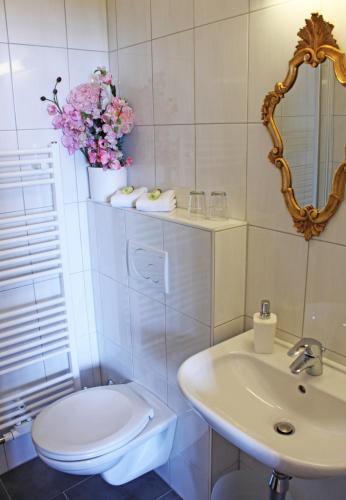 Pension Stoi budget guesthouse - Tap to explore photos