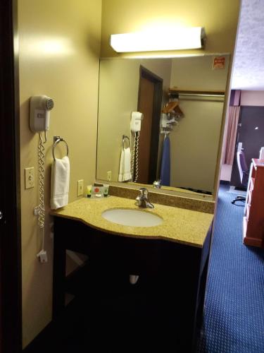 VICTORIAN INN - image 2