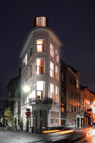 Shway60 Family House – Antwerp, DC