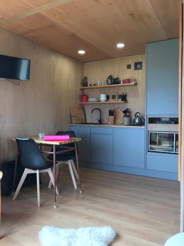 廚房, Macaulay Farm Cabin in 奧爾特貝