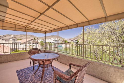 Lakefront Glendale Getaway with Boat Dock and Pool!