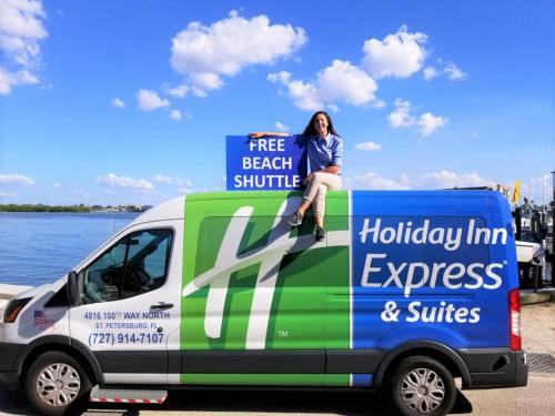 Holiday Inn Express & Suites St. Petersburg - Madeira Beach