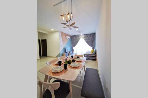 Astetica Pool & Lake View High Floor 100mbps Wifi Netflix Astetica Pool & Lake View High Floor 100mbps Wifi Netflix