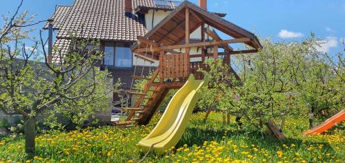 Laste mänguväljak, Zestrea Bunicilor Wellness Retreat in Bodești