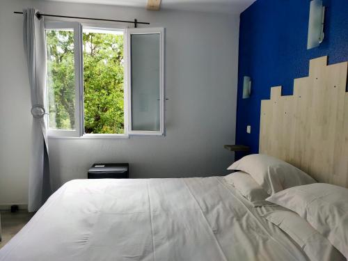 1 queen bed