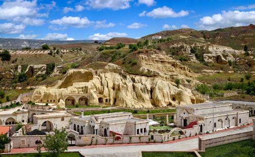 Seraphim Cave Hotel