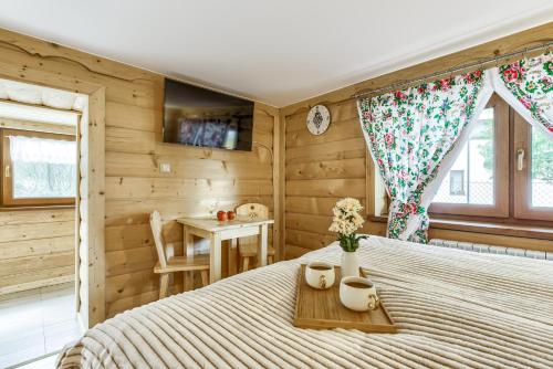 One-Bedroom Apartment image 6