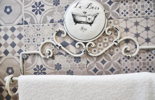 Equorum Prospectus 1 - OSTUNI CENTRO - Guest House