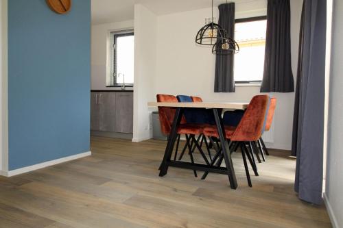  Broeckhuys Lakeview VIP bungalows 6P aan het water en wijds uitzicht in Ewijk