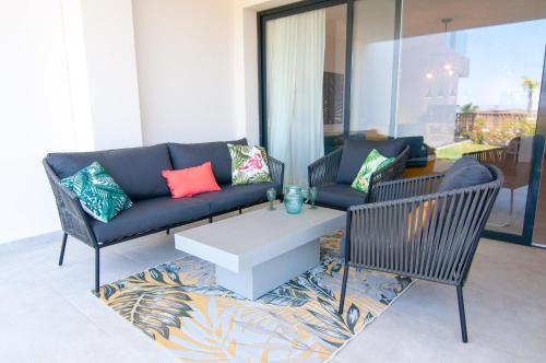 CASA BANDERAS LA CALA DE MIJAS LUX LIVING WITH JACUZZI PADEL AND GYM by Solrentspain - main image