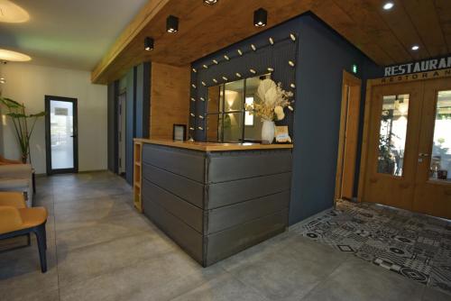 مدخل, Vila Europa in ستروجا