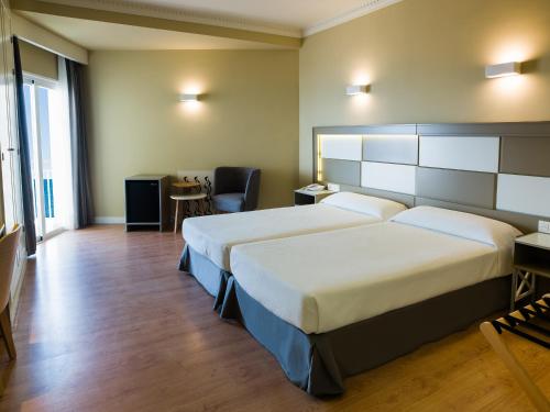 Hotel Monarque Torreblanca - image 2