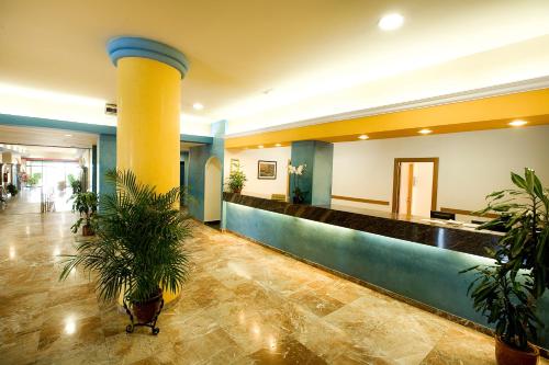 Hotel Monarque Torreblanca - image 3