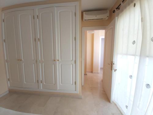 Spacious Apartment With Jacuzzi and Pool Access gîte à louer Patalavaca