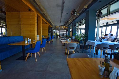 مطعم, Vila Europa in ستروجا