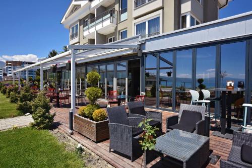 مطعم, Vila Europa in ستروجا