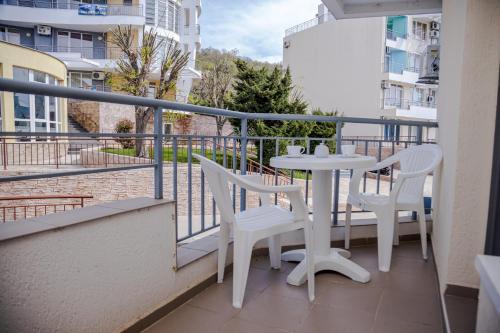 Balcony/terrace, Sunset Studio in Kosharitsa with Pool, SPA, Gym and Parking by Flat Mаnager in Kosharitsa