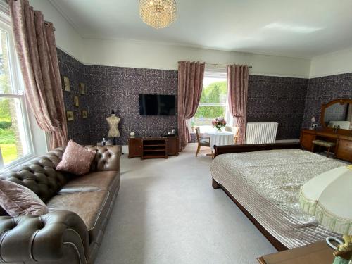 Broom Hall Country Hotel - image 11