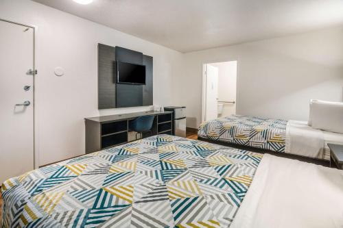 Double Room Accessible with Mini Fridge