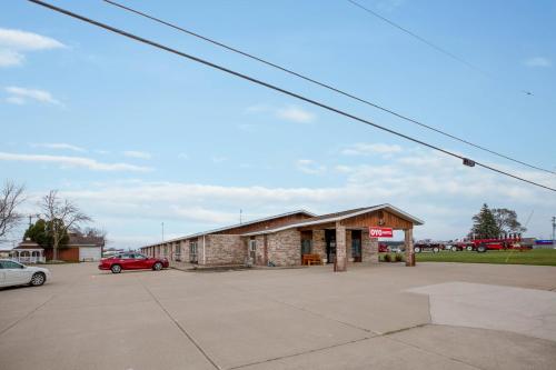 OYO Hotel Chesaning Route 52 & Hwy 57 in Chesaning, USA