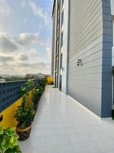 ZAHA Vacation Home 3 - Elegant & Spacious 2 br family apt Shahrah e Faisal - image 5