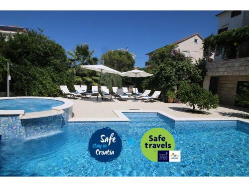  Villa Renipol Adults only in Sutivan