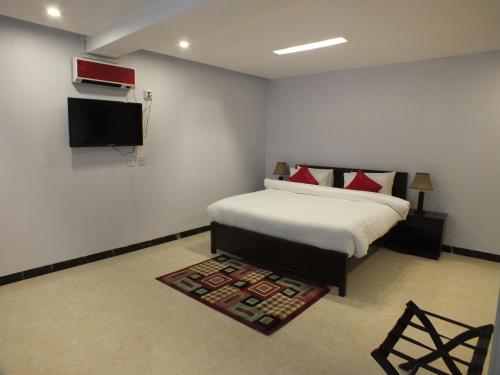 Humming Bird Resort and Executive Suites – Murree, IN