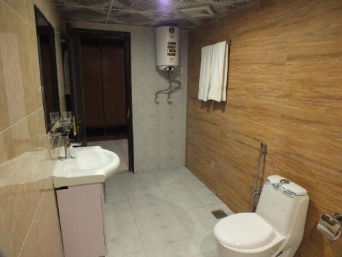 Humming Bird Resort and Executive Suites – Murree, IN