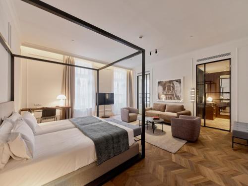 Guestroom, Kozmo Hotel Suites & Spa - The Leading Hotels of the World in Budapest